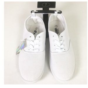 skippy sneakers White size 7 NWT